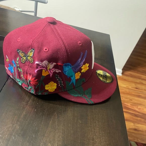 Men’s fitted hat. Gently worn. Great for back to school!!!! - Picture 2 of 4